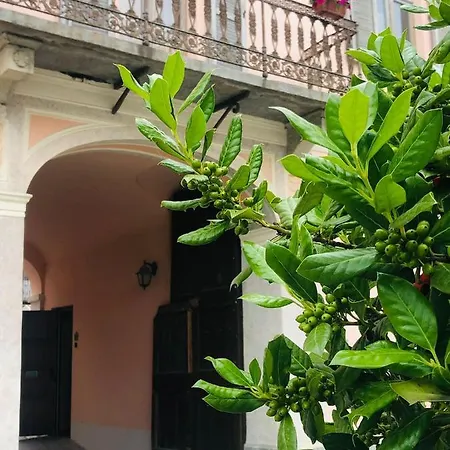 Casa Conte Rosso Hostel *