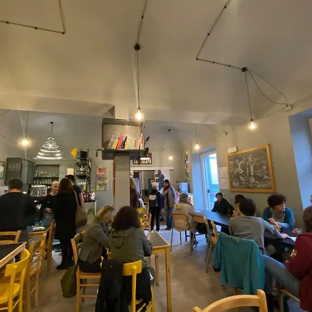 Casa Conte Rosso Auberge de jeunesse *