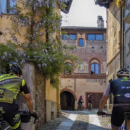 Casa Conte Rosso Auberge de jeunesse